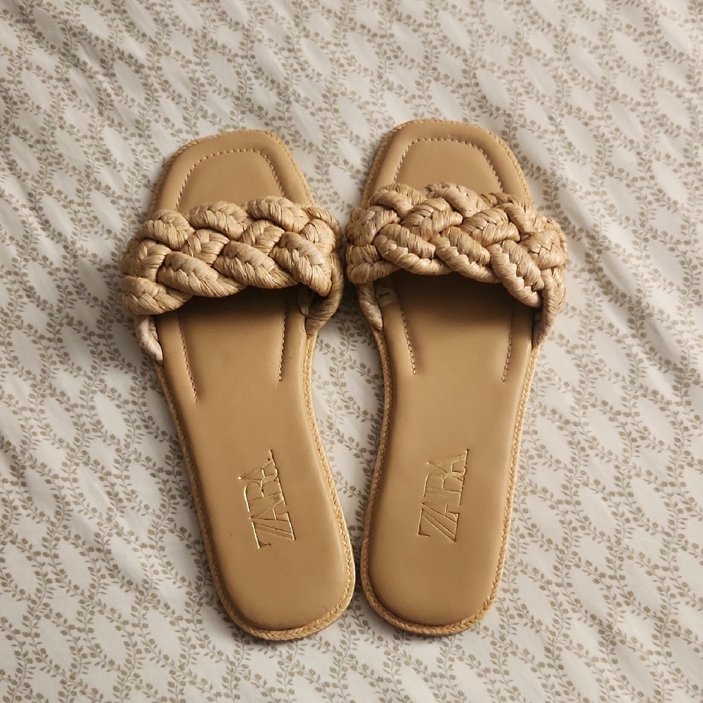🆕️☀️ Zara Women's Beige Braided Sandals
